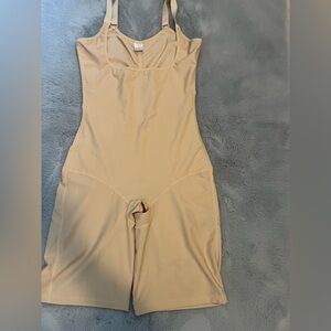 Women’s shapewear size XL
